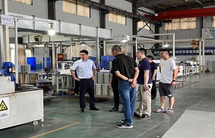 Bumisita ang mga lider ng XCMG, Zoomlion, at Liugong sa workshop ng HEADMAN